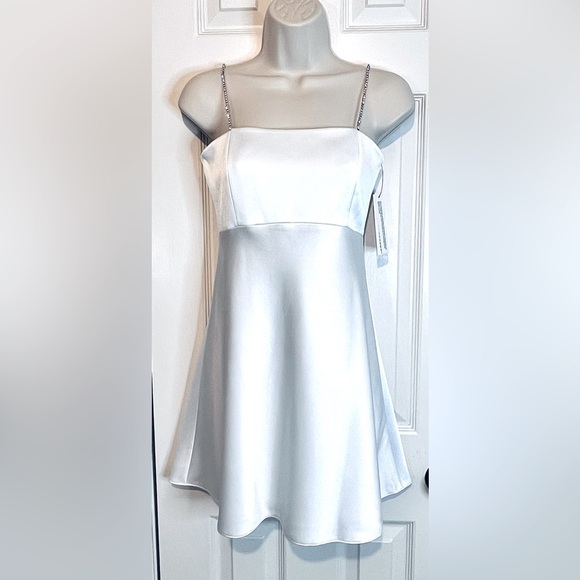 Alice + Olivia SUTTON CRYSTAL STRAP MINI DRESS, Solid White, Size 0 - Picture 1 of 16